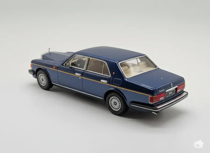 GFCC 1:64 1994 Rolls-Royce Silver Spur, British Silver With Gold Beltline in Blue Diecast Model Car