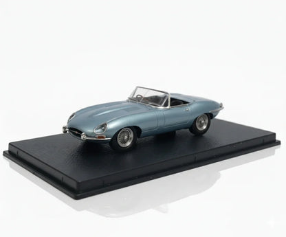 GFCC 1:64 1961 Jaguar E-Type Roadster Diecast Car Model