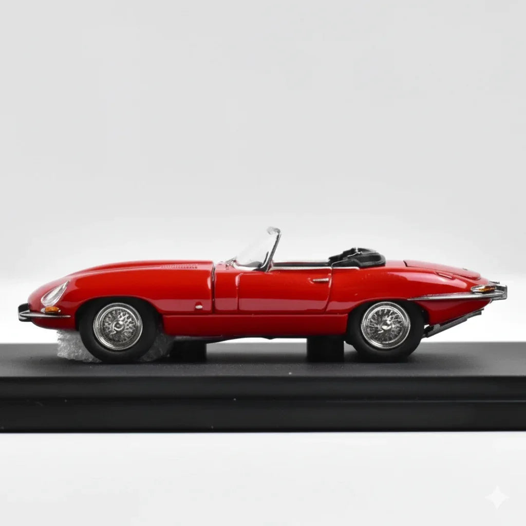 GFCC 1:64 1961 Jaguar E-Type Roadster Red Diecast Car Model