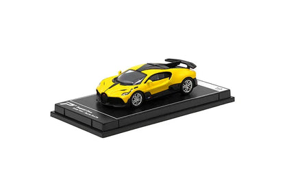 PosterCars 1:64 Bugatti Divo – Jaune Soufre – Acrylic Box | #H19 - Jaiman Toys