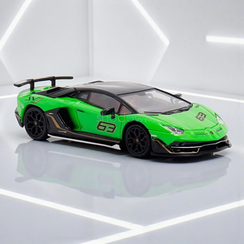 Maxwell 1:64 Lamborghini Aventador SVJ 63 Green Diecast scale model car