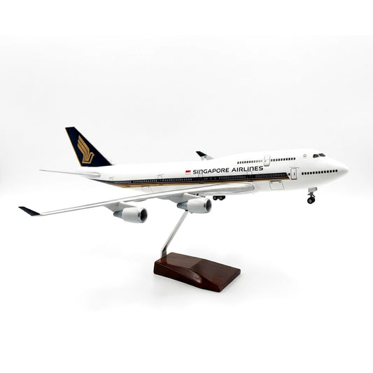 Singapore Airlines Boeing 747 |9V SPD Aircraft LED Lit - Diecast Airplane 1/130 Plane Model Replica Toy Decor - 46 cm