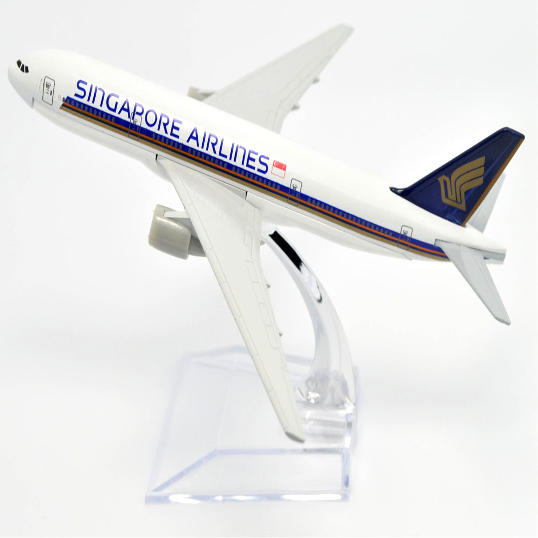 Breatoi 1:400 Die-Cast Aircraft Model Collection (16 cm) with Display Stand – International Airline Jet Showpieces