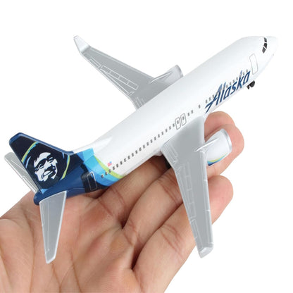 Daron Alaska Airlines Diecast Airplane Model (14CM) – Official Alaska Livery Metal Aircraft Toy (3+)