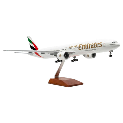 777 UAE Amirates 1:157 Scale Diecast Aeroplane Display Model with LED Light | Premium Aircraft Replica with Display Stand