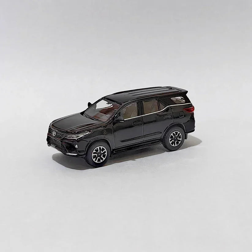 Para64 Toyota Fortuner Attitude Black – 1:64 Scale Diecast Model SUV - Jaiman Toys