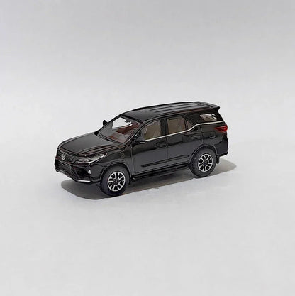 Para64 Toyota Fortuner Attitude Black – 1:64 Scale Diecast Model SUV - Jaiman Toys