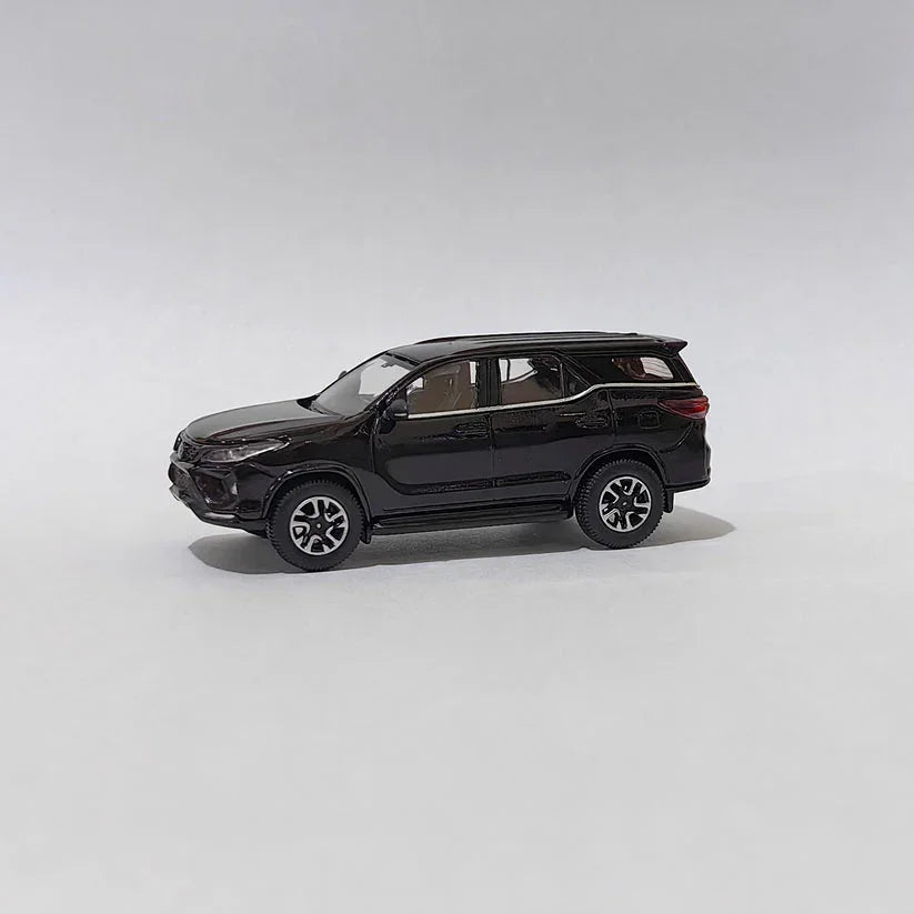 Para64 Toyota Fortuner Attitude Black – 1:64 Scale Diecast Model SUV - Jaiman Toys