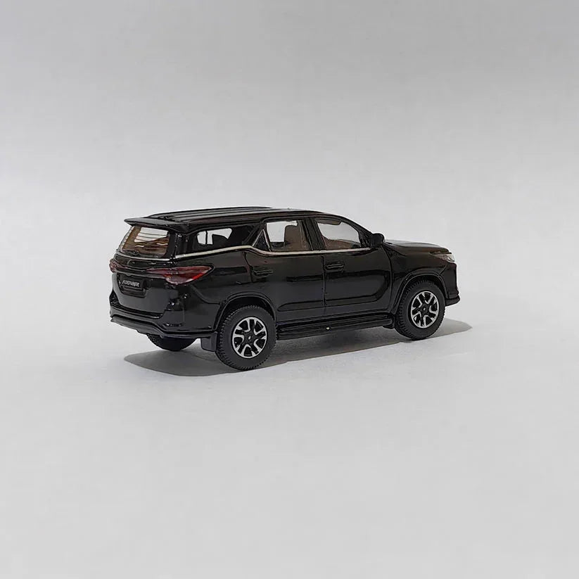 Para64 Toyota Fortuner Attitude Black – 1:64 Scale Diecast Model SUV - Jaiman Toys