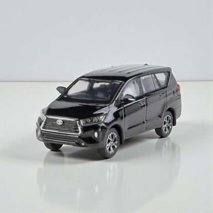 PARA64 Toyota Innova 2022 – Attitude Black | 1:64 Diecast MPV