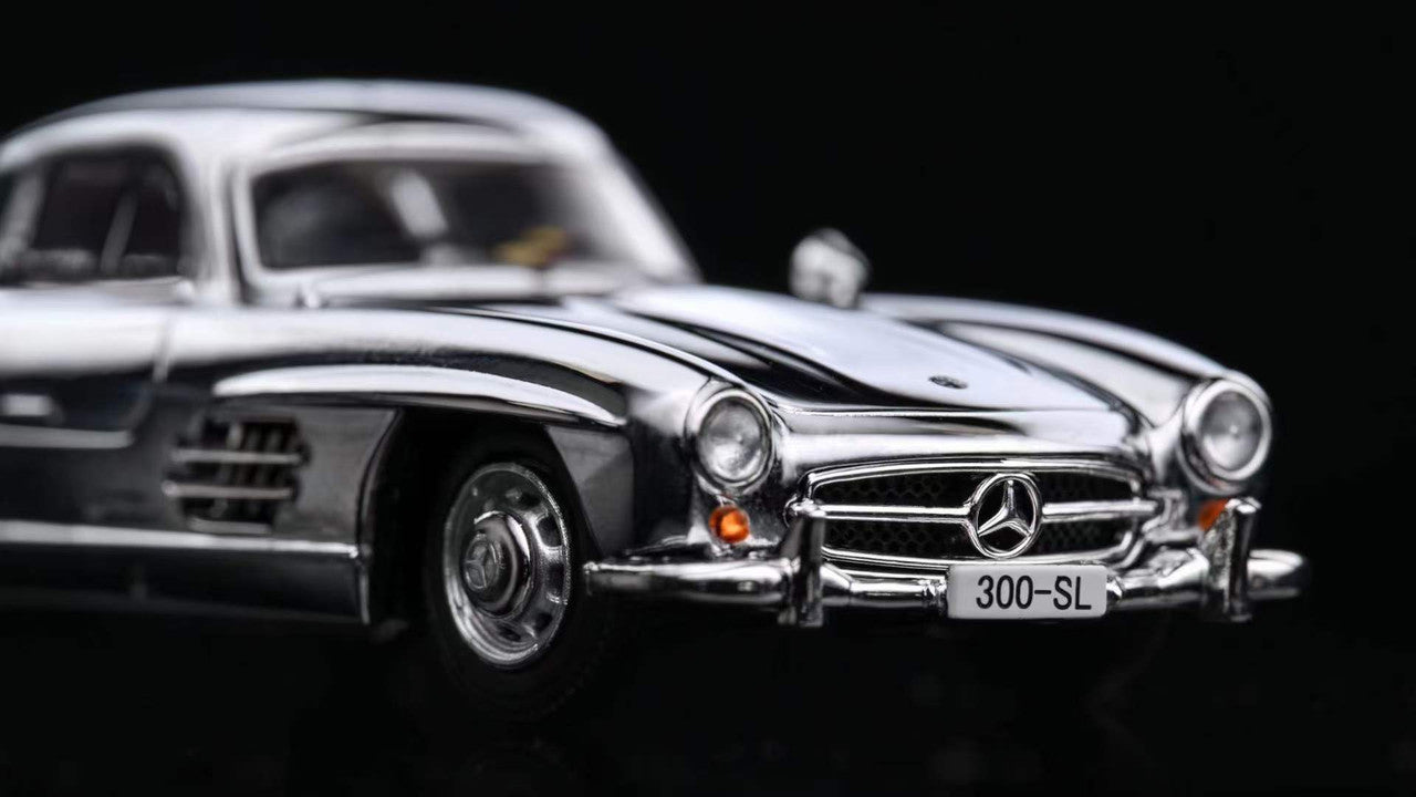 SEEKER 1:64 Mercedes-Benz 300 SL (W198) Gullwing – Chrome Finish Diecast Model Car (2 Variants)