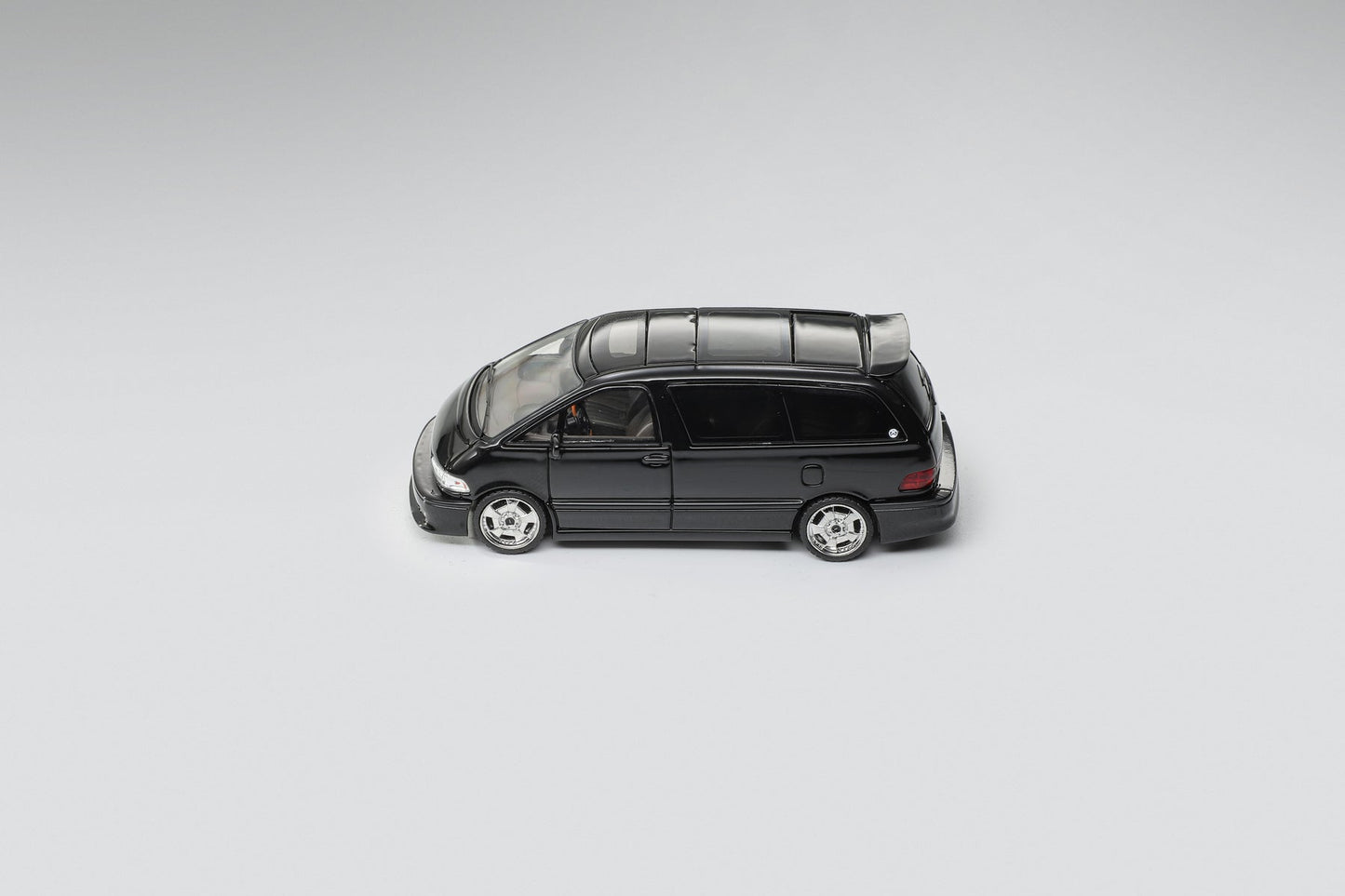 Mortal Model 1:64 Toyota Previa Diecast Model Car – Premium JDM MPV Collector Edition