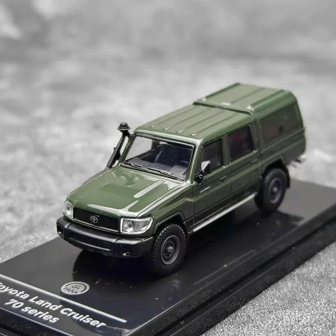 PARA64 1:64 Toyota Land Cruiser LC79 Military Green Diecast Model – Off-Road Utility Truck Collectible