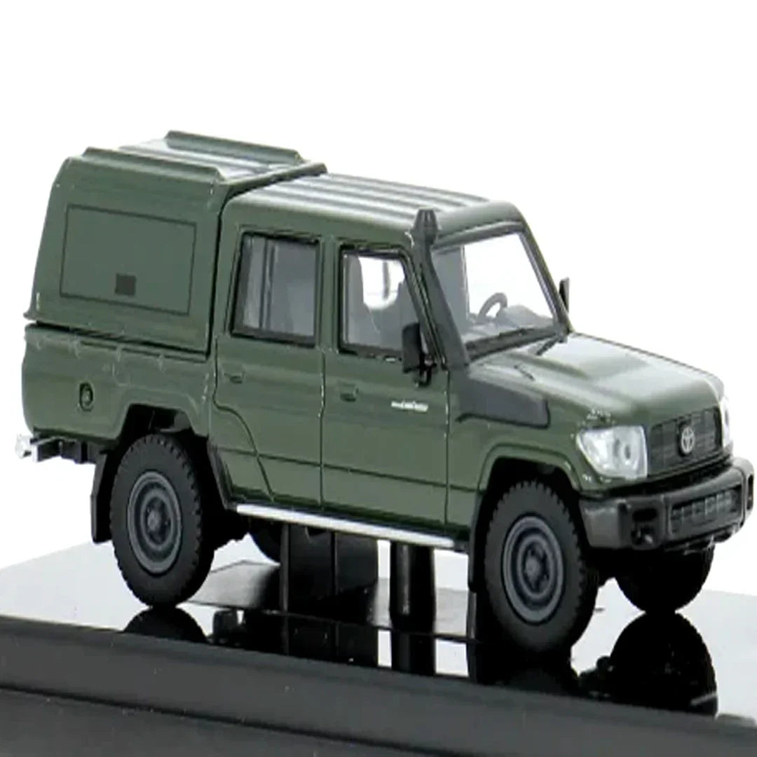 PARA64 1:64 Toyota Land Cruiser LC79 Military Green Diecast Model