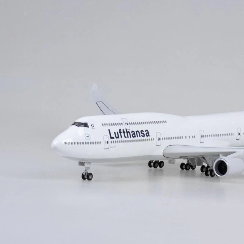 Lufthanssa Airlines Boeing 747-8 Aircraft LED Light - Airplane 1:160 Plane Decoration & Gift - 46 cm - Jaiman Toys