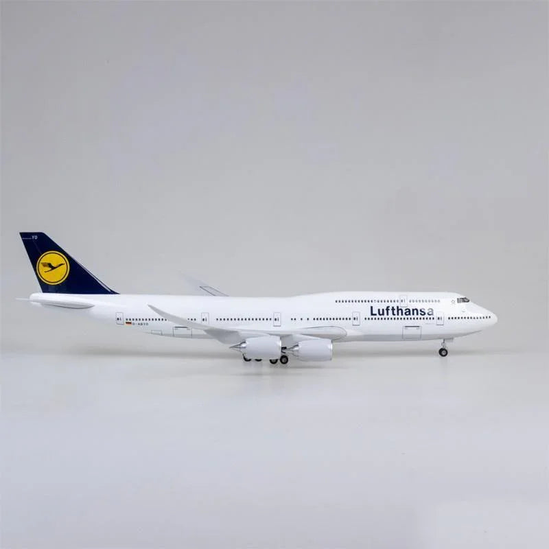 Lufthanssa Airlines Boeing 747-8 Aircraft LED Light - Airplane 1:160 Plane Decoration & Gift - 46 cm - Jaiman Toys