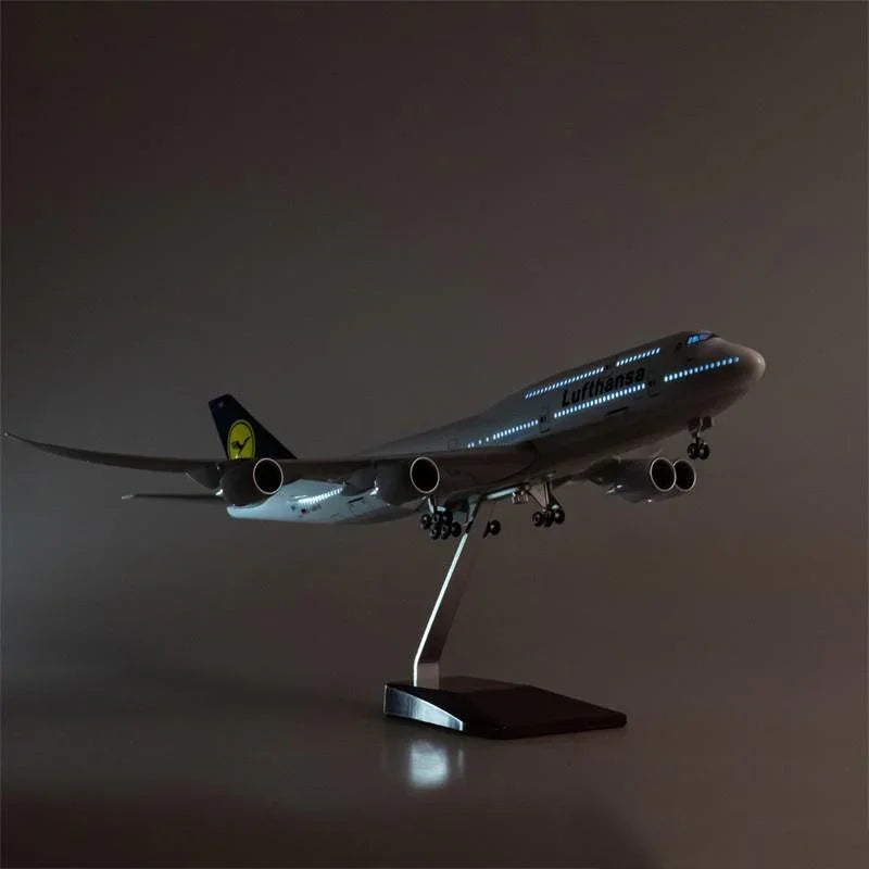 Lufthanssa Airlines Boeing 747-8 Aircraft LED Light - Airplane 1:160 Plane Decoration & Gift - 46 cm - Jaiman Toys