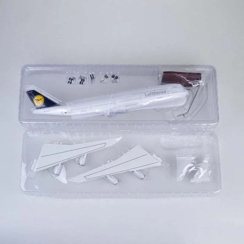 Lufthanssa Airlines Boeing 747-8 Aircraft LED Light - Airplane 1:160 Plane Decoration & Gift - 46 cm - Jaiman Toys