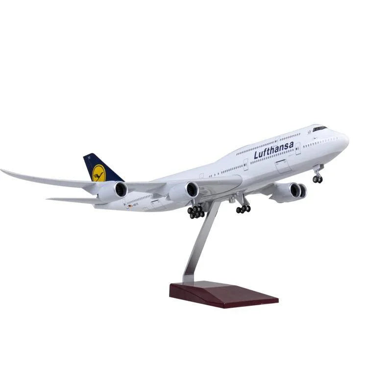 Lufthanssa Airlines Boeing 747-8 Aircraft LED Light - Airplane 1:160 Plane Decoration & Gift - 46 cm - Jaiman Toys