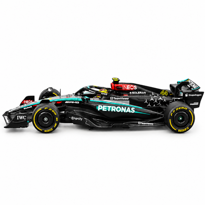 Bburago 1:24 Scale Mercedes-AMG F1 W15 E Performance Lewis Hamilton #44 Formula 1 Diecast Racing Car Model with Display Case