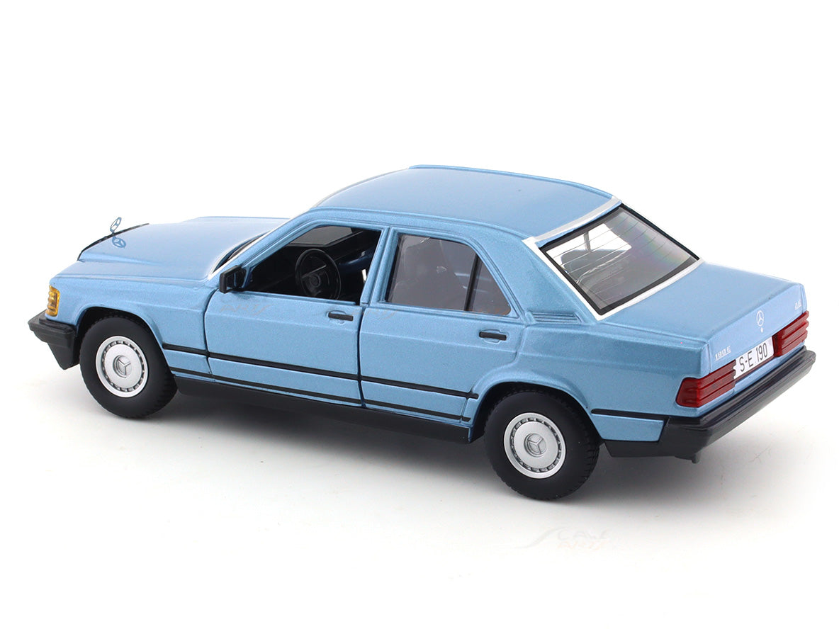 Bburago 1:24 Mercedes-Benz 190E 2.6 Diecast Model Car – Classic Mercedes Collectible with Window Display Box