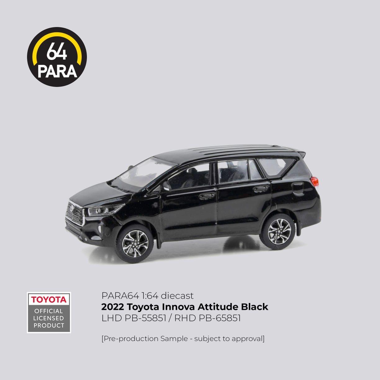 PARA64 Toyota Innova 2022 – Attitude Black | 1:64 Diecast MPV