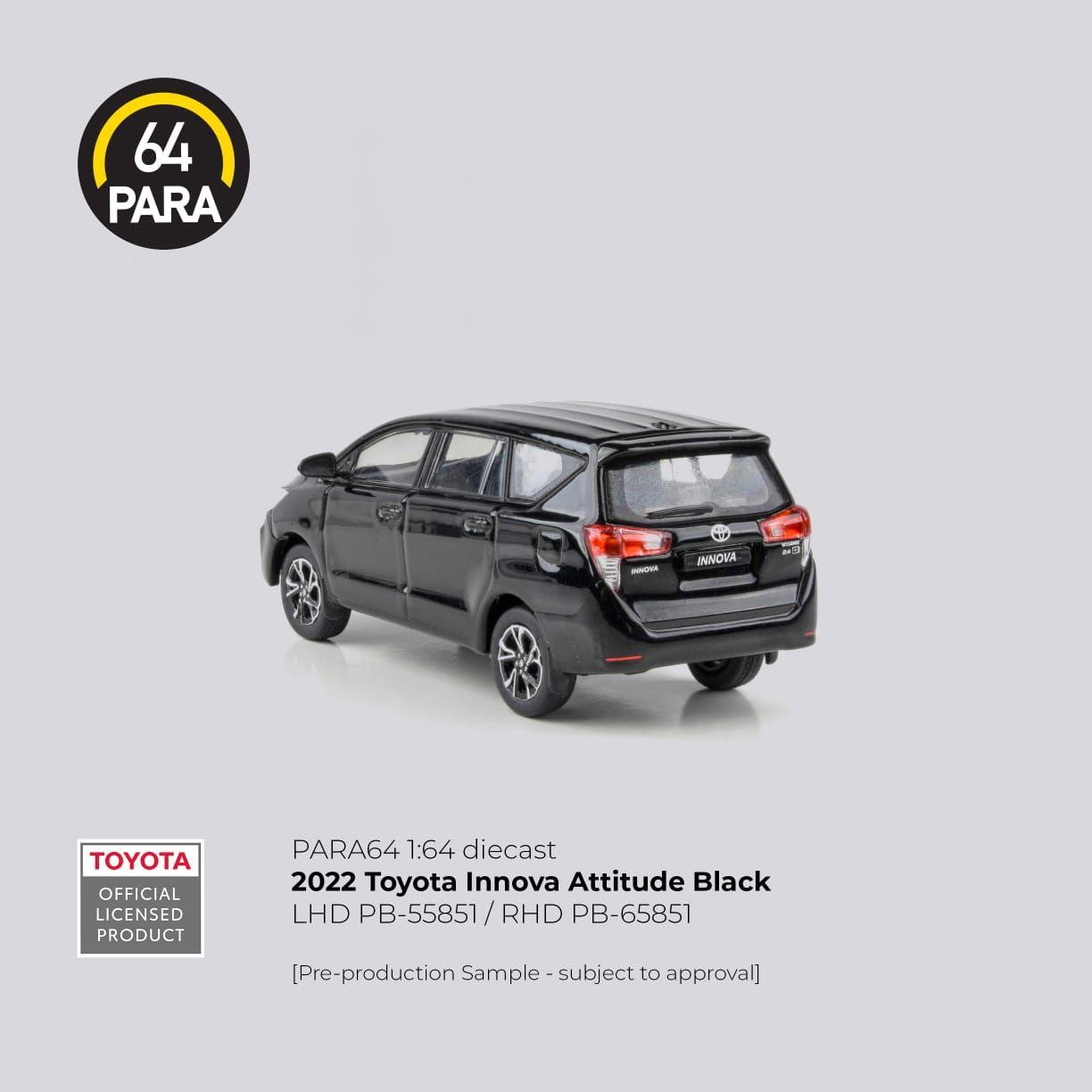 PARA64 Toyota Innova 2022 – Attitude Black | 1:64 Diecast MPV