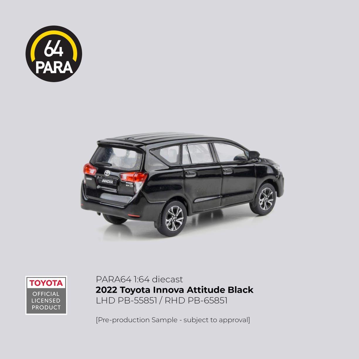 PARA64 Toyota Innova 2022 – Attitude Black | 1:64 Diecast MPV