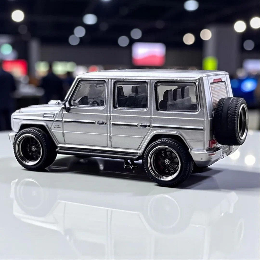 LMF 1:64 Mercedes-Benz G63 Silver Diecast Car Model