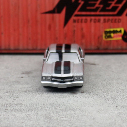 CCA 1:66 Chevrolet Chevelle 454 (1970) Die-Cast Model Car | Classic American Muscle Car with Racing Stripes & Chrome-Style Wheels | 2 Colour Variants