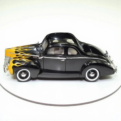 Motor Max 1:18 1940 Ford Deluxe Hardtop – Black with Yellow Flames Diecast Model Car