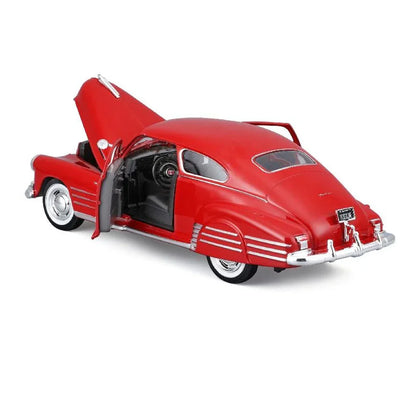 Maisto 1:24 Scale 1948 Chevrolet Fleetline Aerosedan Diecast Model – Red Collectible Car