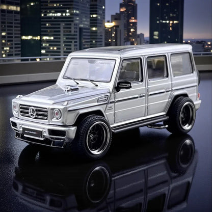LMF 1:64 Mercedes-Benz G63 Silver Diecast Car Model