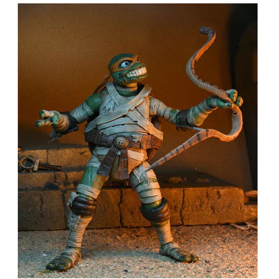 Universal Monsters X Teenage Mutant Ninja Turtle- Ultimate Michelangelo Mummy Action Figure