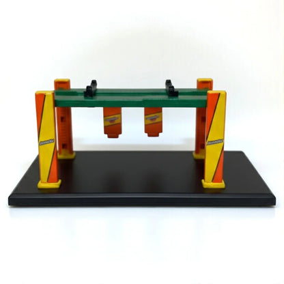 Greenlight Collectibles Armor All Four-Post Lift – Series 4 | 1:64 Scale Die-Cast Accessory