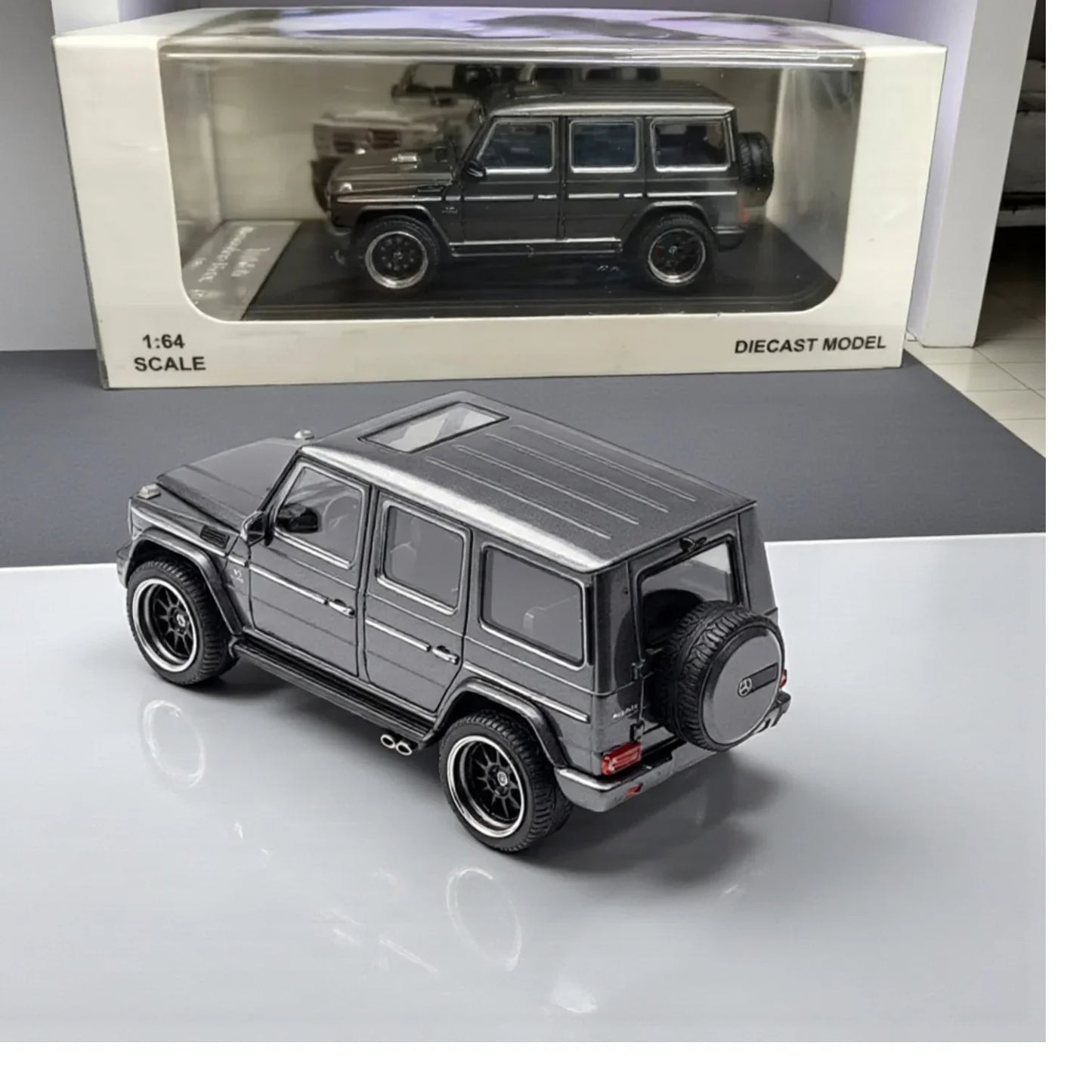 LMF 1:64 Mercedes-Benz G63 Grey Diecast Car Model