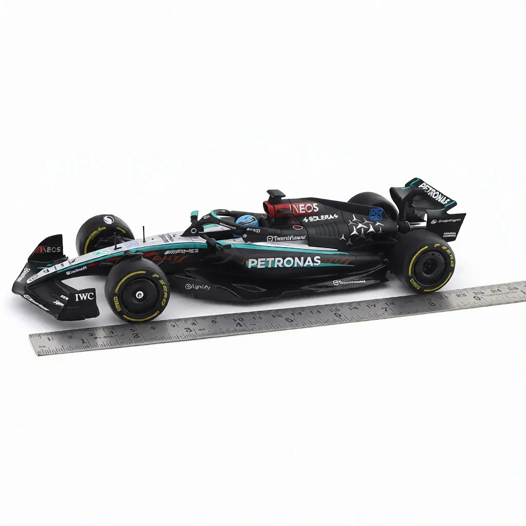 Bburago 1:24 Mercedes-AMG W15 #63 George Russell 2024 F1 Diecast Model Car – Official Licensed Formula 1 Replica