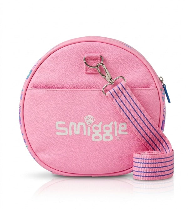 Smiggle Kids Travel Duffel Bag | Weekender Sports Bag with Adjustable Shoulder Strap, Large Capacity&  Cute Designs (44cm) (1 Assorted Bag)