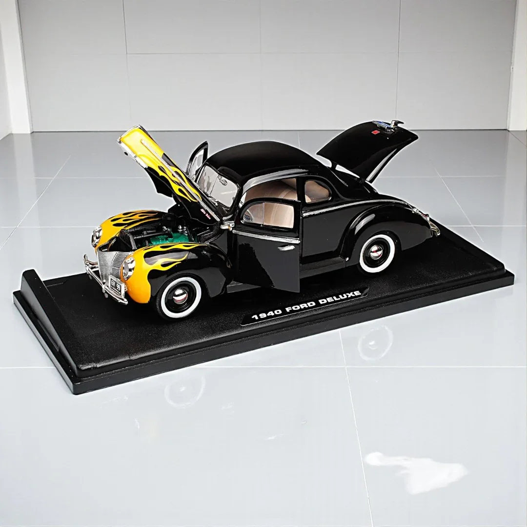 Motor Max 1:18 1940 Ford Deluxe Hardtop – Black with Yellow Flames Diecast Model Car