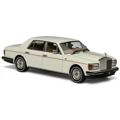 GFCC 1:64 1994 Rolls-Royce Silver Spur, British Silver With Gold Beltline in White Diecast Model Car