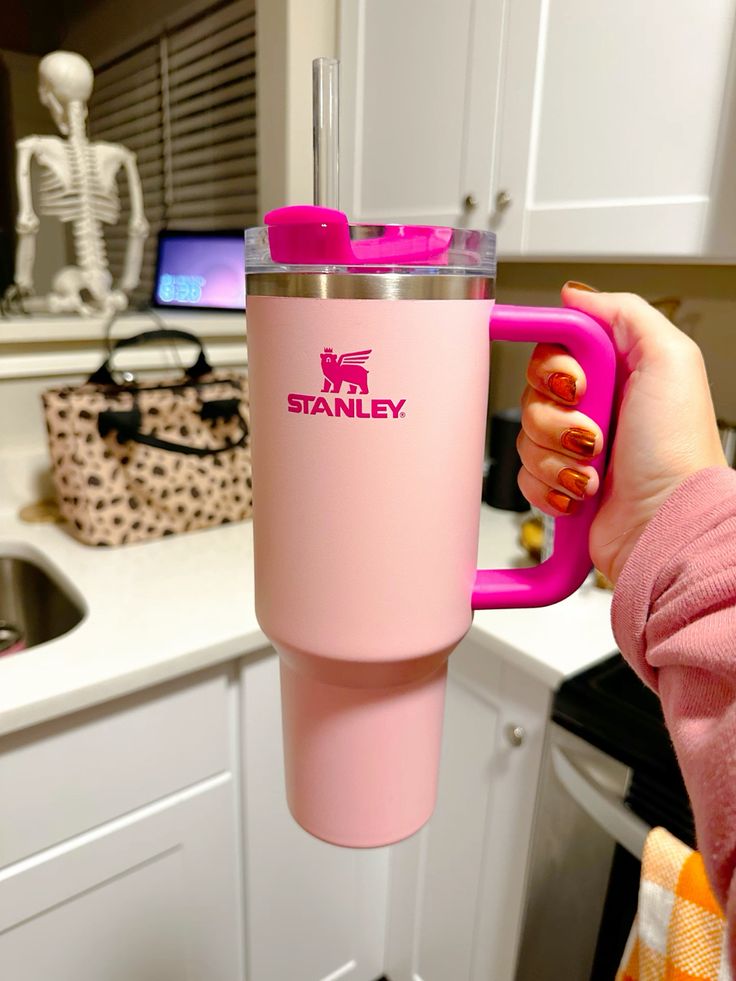 STANLEY Quencher H2.0 FlowState Tumbler 40 oz (1.18L) Cherry Blossom Pink Insulated Stainless Steel Travel Mug