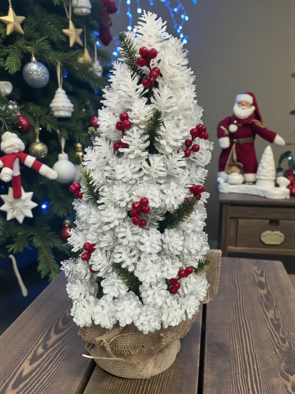 White Snow Pinecone Christmas Tree 40–45cm | Tabletop Decor with Red Berries & Jute Base – Winter Holiday Centerpiece