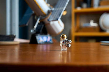 LEGO Icons 11382 Hubble Space Telescope