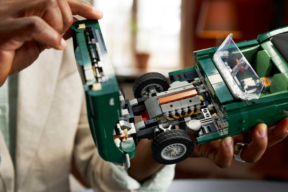 LEGO Icons 11381 Jaguar E-Type