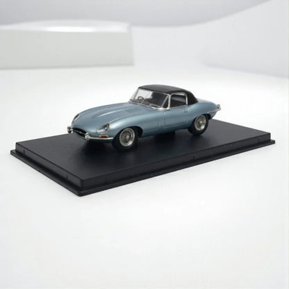 GFCC 1:64 1961 Jaguar E-Type Roadster Diecast Car Model – Metallic Blue