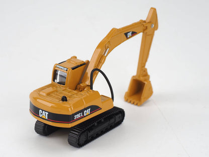 CAT Diecast Masters Real Replicas 84663CS 320D L Hydraulic Excavator 1:87 Scale Die-Cast Construction Vehicle Model for Collectors, HO Layouts, Dioramas, Display & Gifting – Yellow, Ages 8+