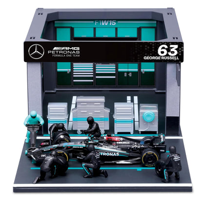 Bburago Pit Pass F1 Diorama Playset Mercedes-AMG Petronas W15 1:43 with 6 Figurines