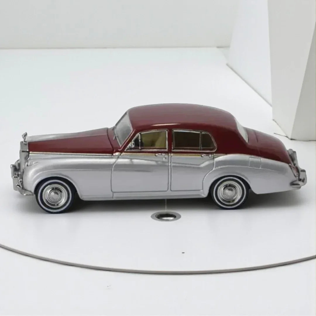 GFCC 1:64 Scale 1955 Rolls-Royce Silver Cloud Red and Silver Diecast Car Model