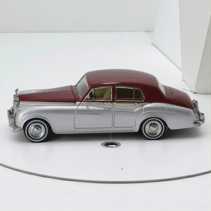 GFCC 1:64 Scale 1955 Rolls-Royce Silver Cloud Red and Silver Diecast Car Model