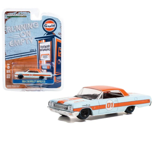 Greenlight Running on Empty – 1964 Chevrolet Impala SS (Gulf Livery, Series 13) 1:64 Scale Die-Cast Car